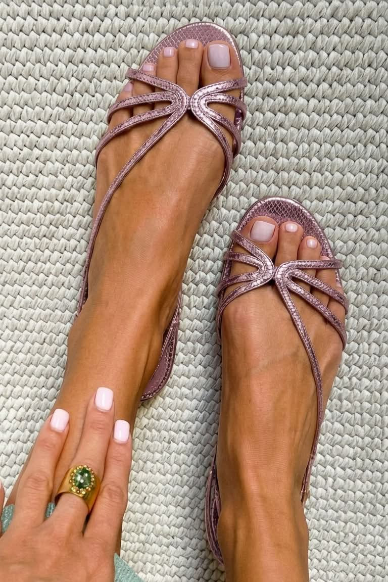 Maréa | Sandálias Douradas para um Verão Elegante