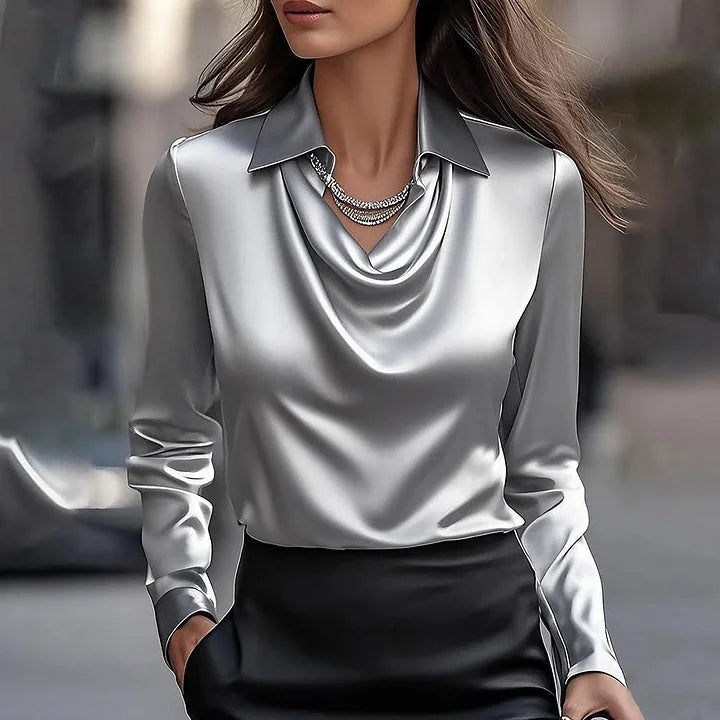 Inês | Blusa de Cetim Luxuosa com Decote Suave