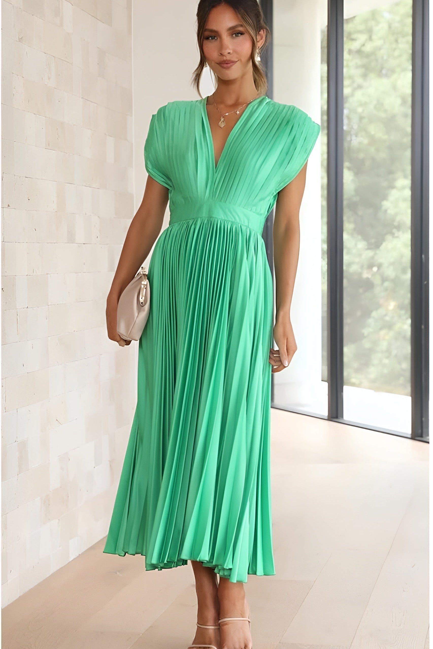 Selina | Vestido sem mangas com pregas e fecho éclair