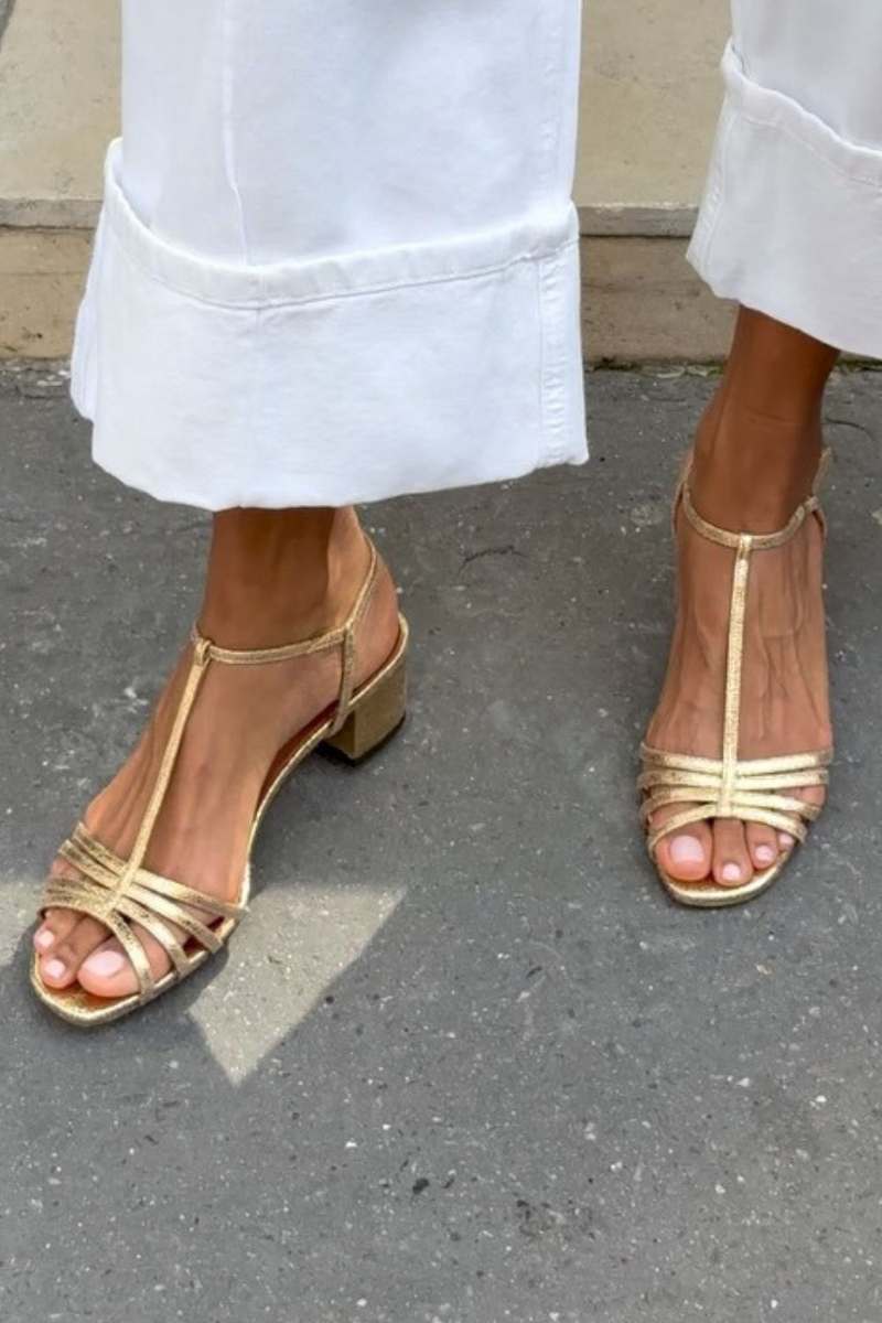 Elora | Sandálias Douradas para Elegância Diária