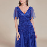 Manuela | Vestido de noite longo, romântico e cintilante com decote em V e tiras