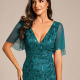 Manuela | Vestido de noite longo, romântico e cintilante com decote em V e tiras