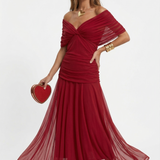 Carmen | Vestido Longo com Decote em V can be rewritten as Vestido Longo com Decote em V Elegante.