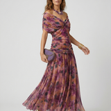Carmen | Vestido Longo com Decote em V can be rewritten as Vestido Longo com Decote em V Elegante.