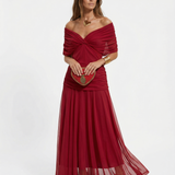 Carmen | Vestido Longo com Decote em V can be rewritten as Vestido Longo com Decote em V Elegante.