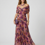 Carmen | Vestido Longo com Decote em V can be rewritten as Vestido Longo com Decote em V Elegante.