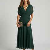 Carmen | Vestido Longo com Decote em V can be rewritten as Vestido Longo com Decote em V Elegante.