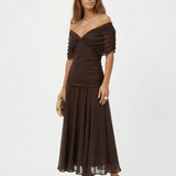 Carmen | Vestido Longo com Decote em V can be rewritten as Vestido Longo com Decote em V Elegante.