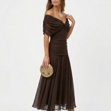 Carmen | Vestido Longo com Decote em V can be rewritten as Vestido Longo com Decote em V Elegante.