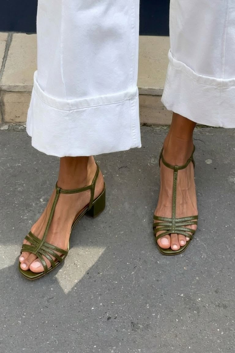 Elora | Sandálias Douradas para Elegância Diária